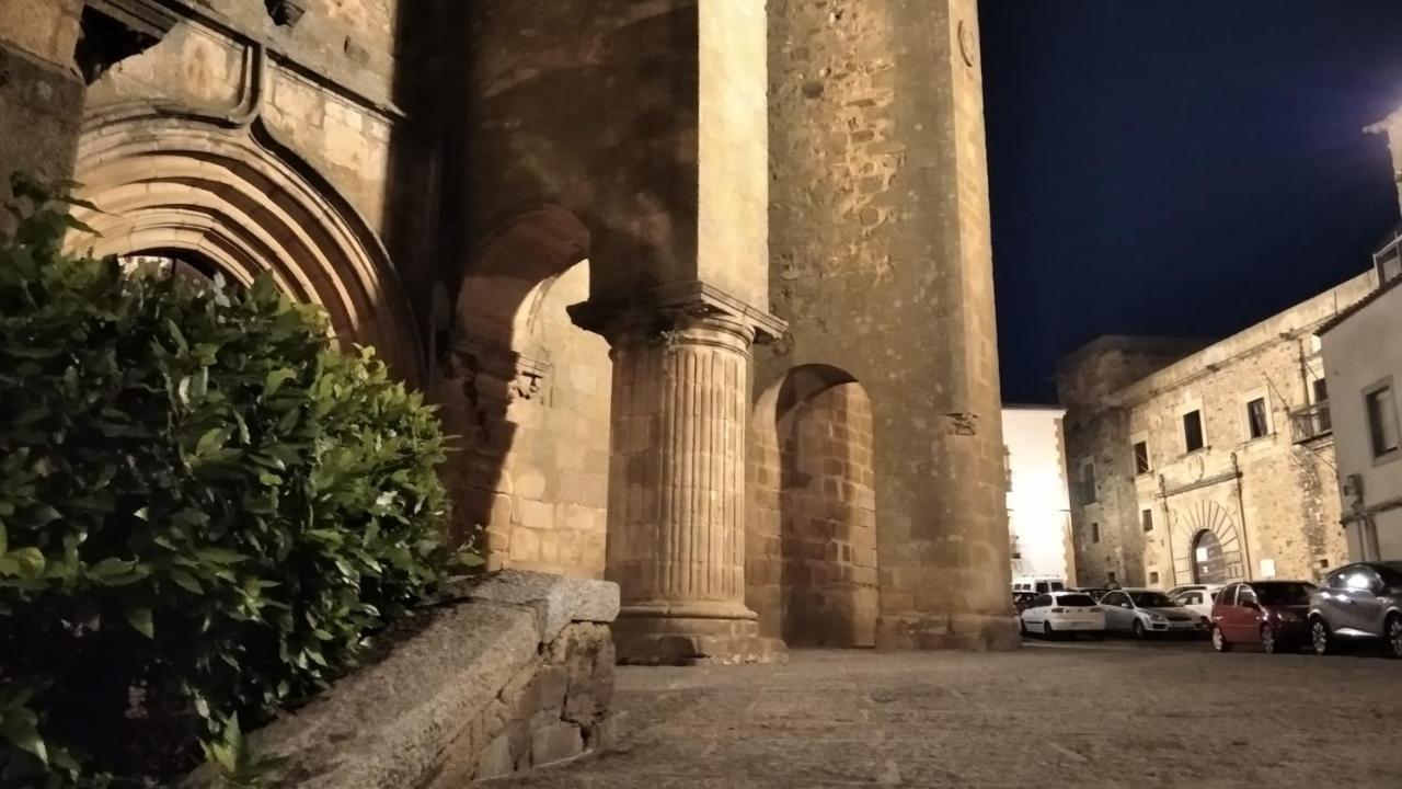 Naturalia: La Casita Con Patio Caces Exteriér fotografie